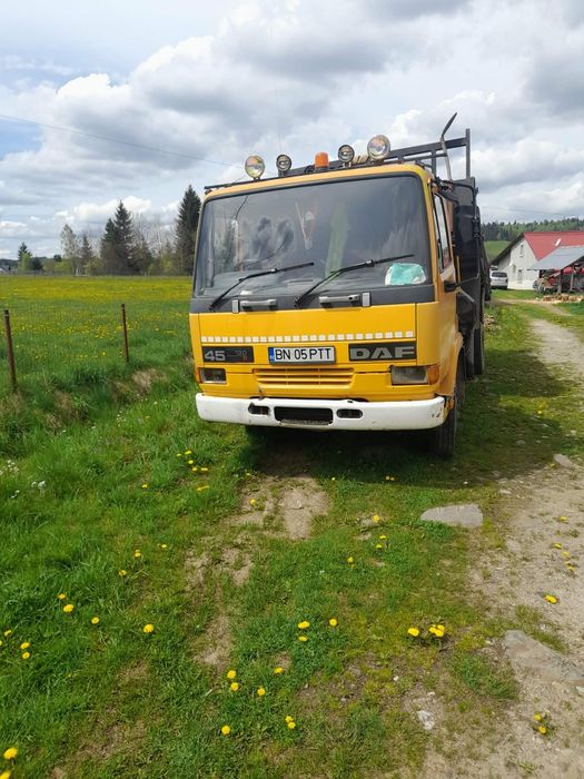 Schimb sau vând Camion basculabil daf cu macara an fabricație 2000