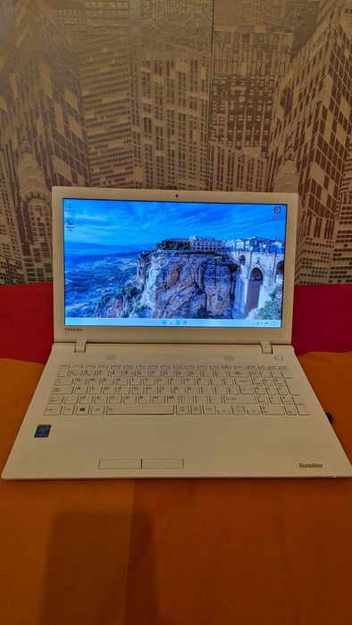 Doua laptopuri Toshiba Satellite C55