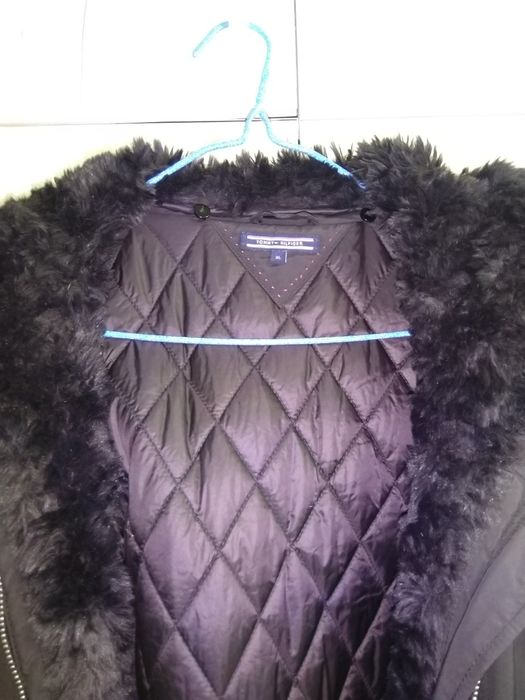 Дамско зимно яке с качулка.