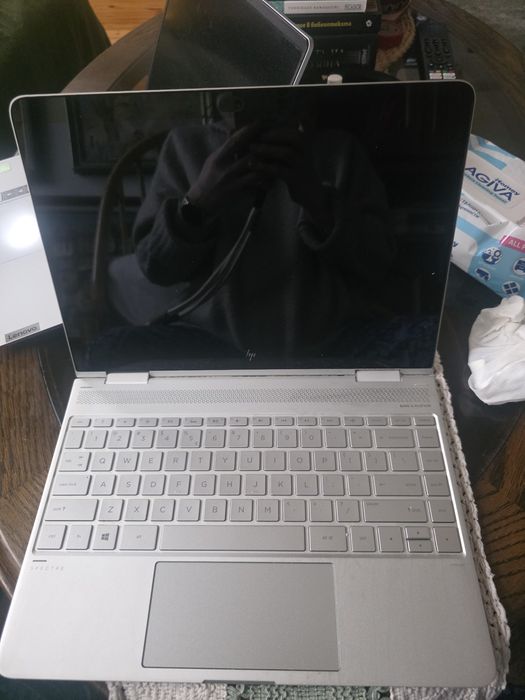 Лаптоп HP Spectre x360 13-w004nn с процесор Core i7-7500U, 8GB RAM, 512GB SSD PCIe и Windows 10