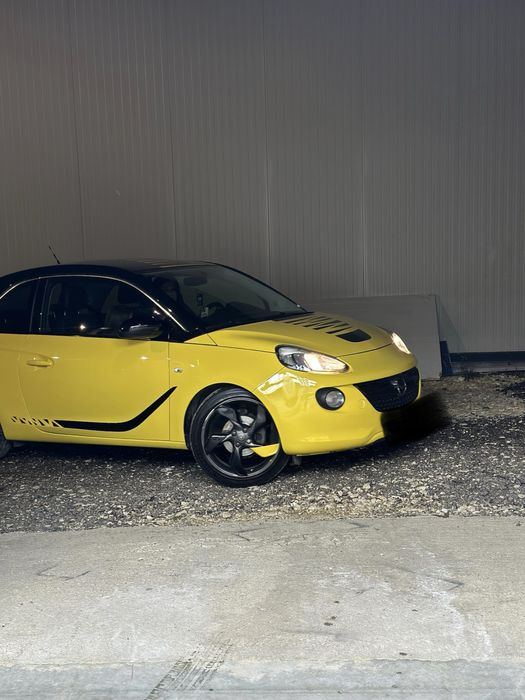Продавам едно истинско бижу Opel Adam