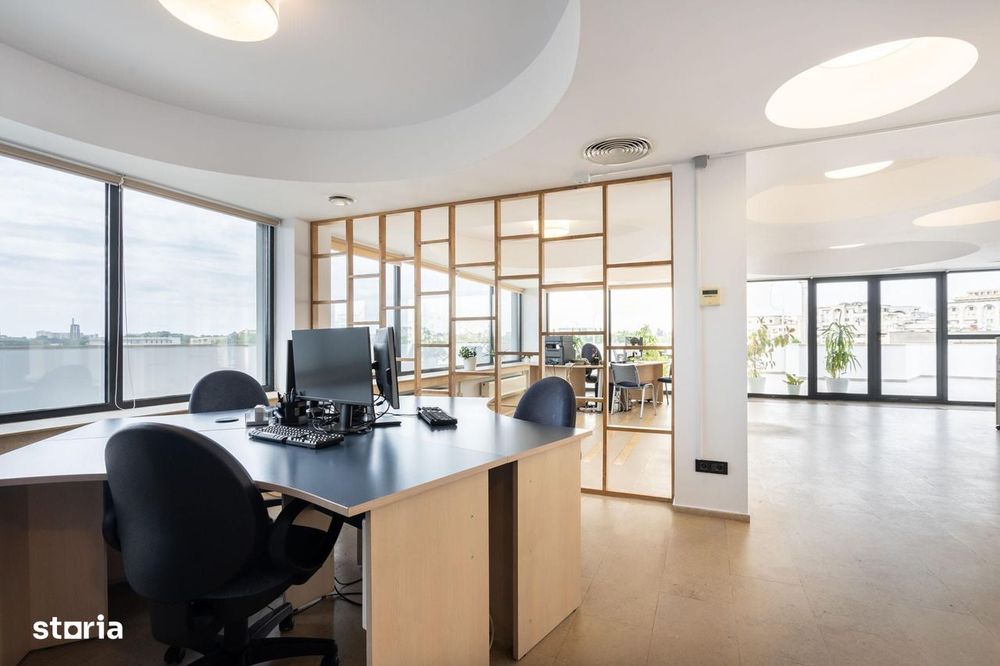 ULTRA-CENTRAL: Penthouse de 243 mp (Terasă 105 mp) cu View Spectaculos — fotografia 1