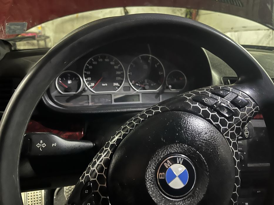 Bmw 318 is 147 M пакет отигинален НА ЧСТИ