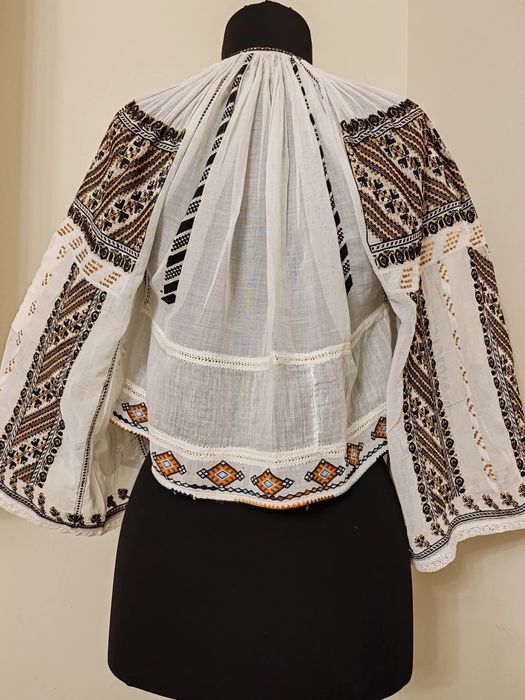 IE autentică /port popular /Camasa autentică