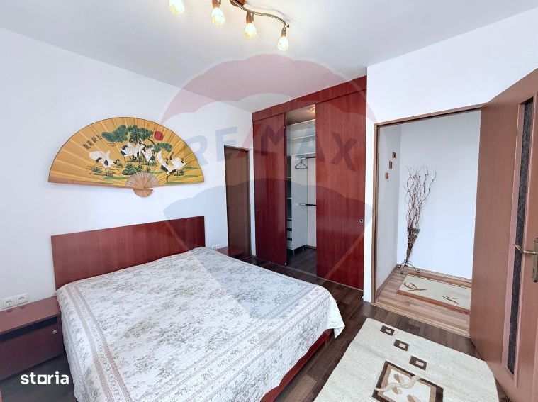 Apartament spațios-3 camere-la curte în Turnișor
