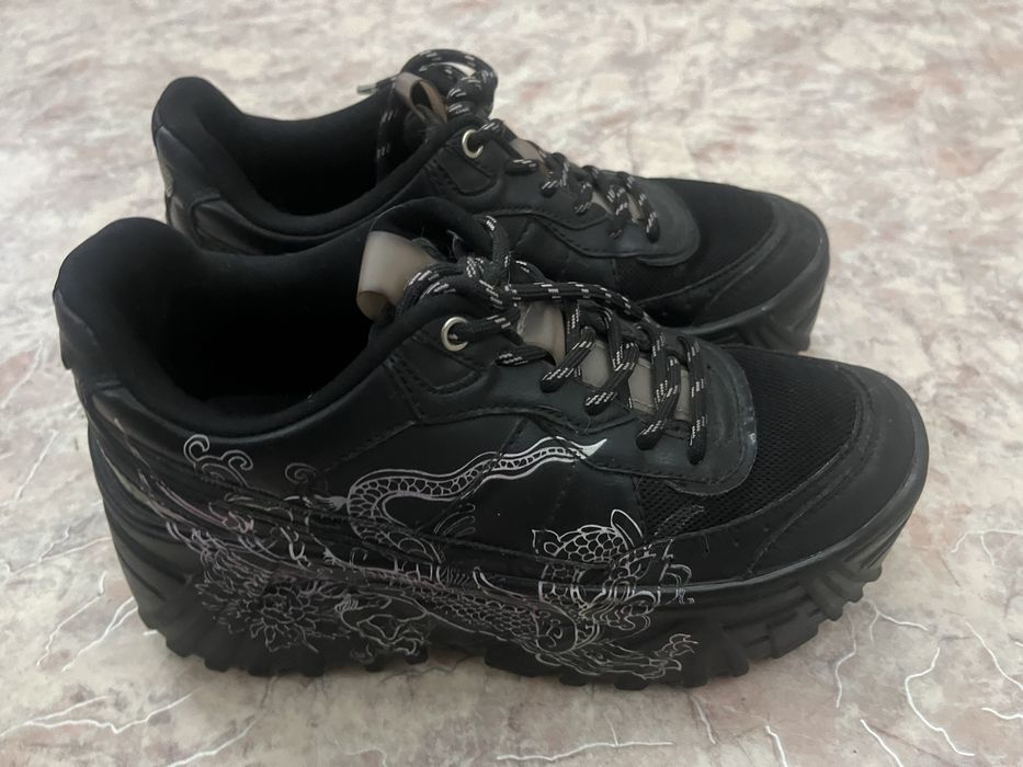 кроссовки дракон bershka