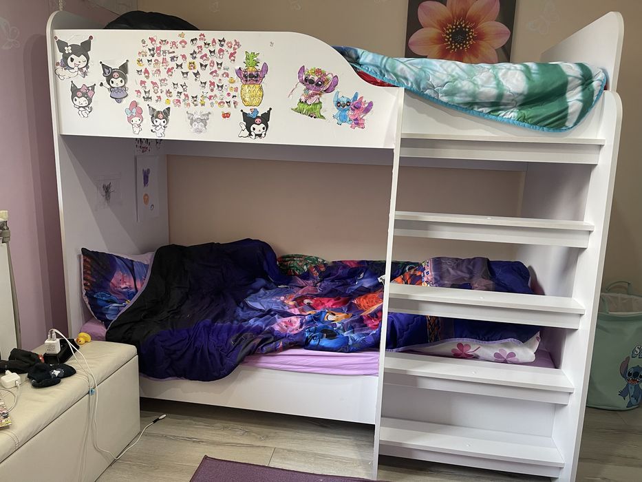 Двуетажно легло със два матрака