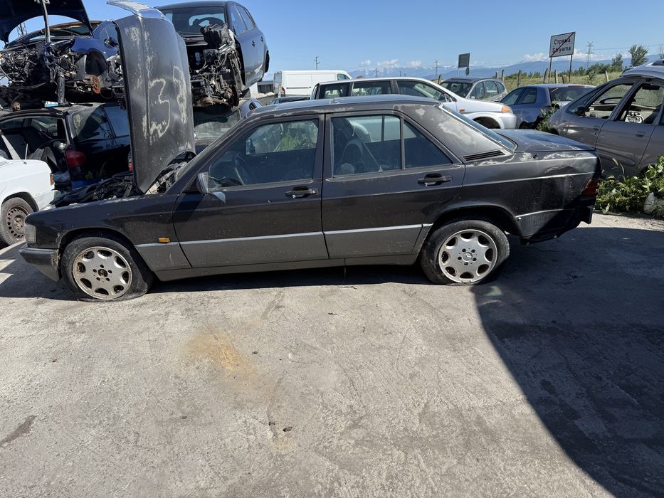 Мерцедес Бенз w201 / Mercedes Benz 190Е 1.8 109кс на части