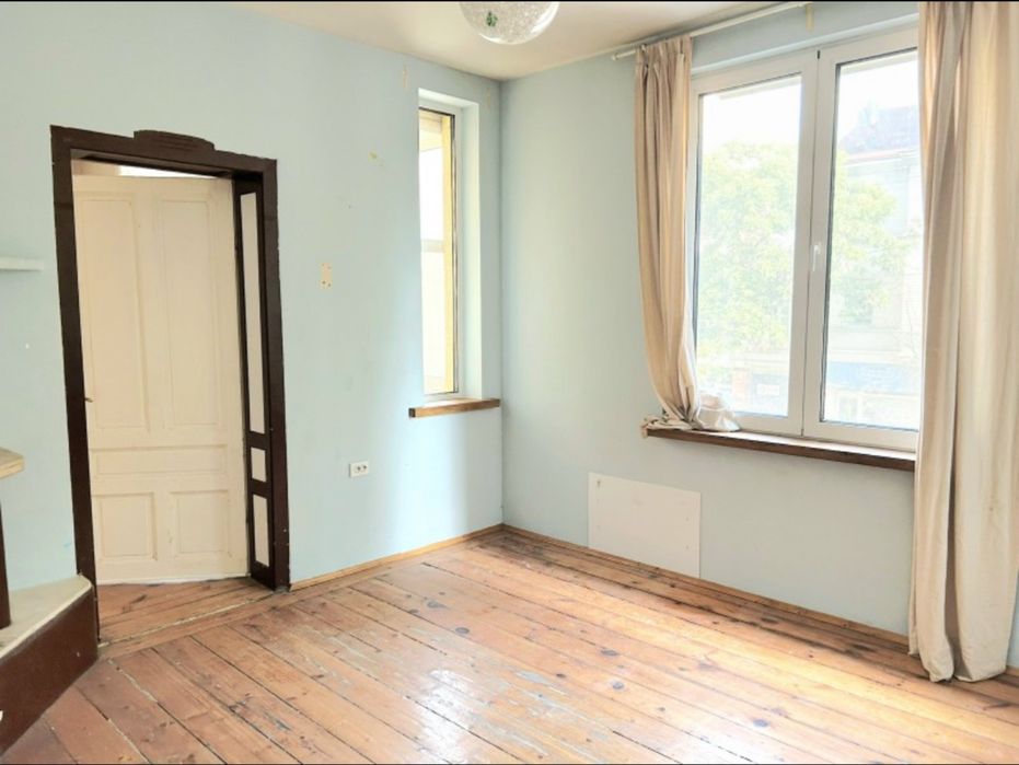 Продава се Тристаен апартамент в София, Оборище - 92 кв.м за 2825 €/кв.м - Снимка #2