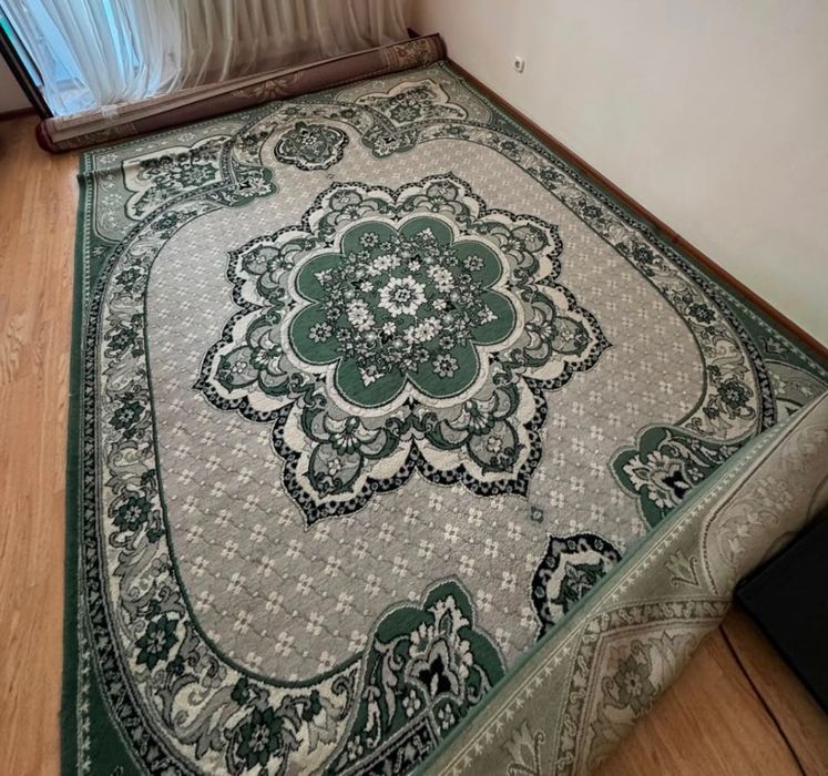 Продам ковер б/у за 10000 тенге
