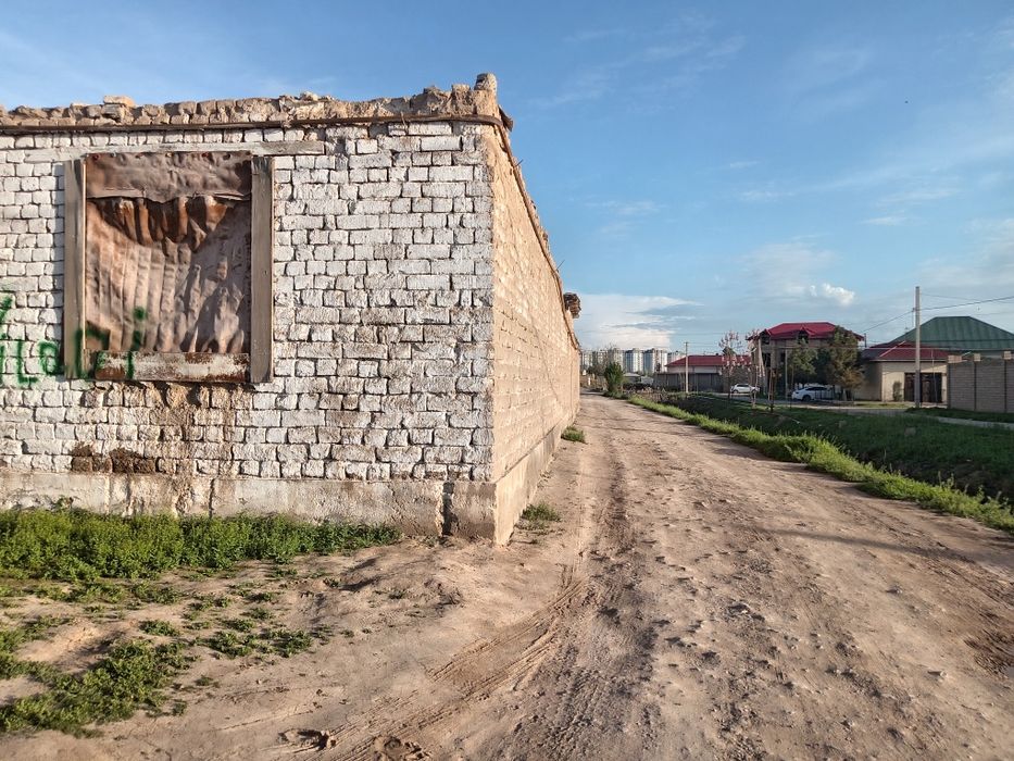 Hovli sotiladi srochni magzon mfy