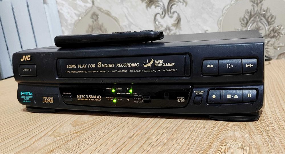 видеомагнитафон JVC