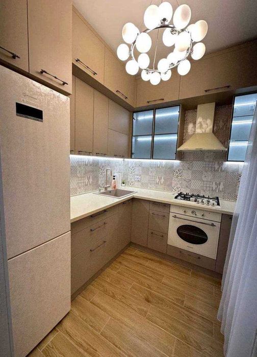 Чиланзар 3 2 комнатная 2 этаж , Тц Чиланзар Гагарин