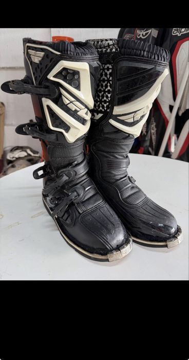 Кросови Ботуши FLY Maverick - 42