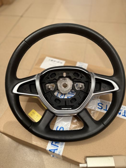 Оригинален кожен волан Dacia Sandero