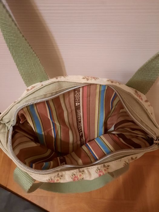 Кокетна чантичка за малки дами