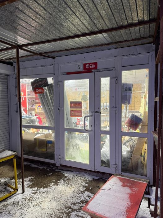 Продам пластиковое окно с дверью