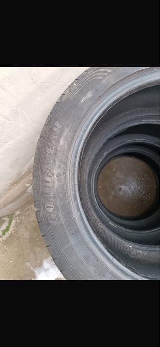 Шины 215/55/17 Goodyear