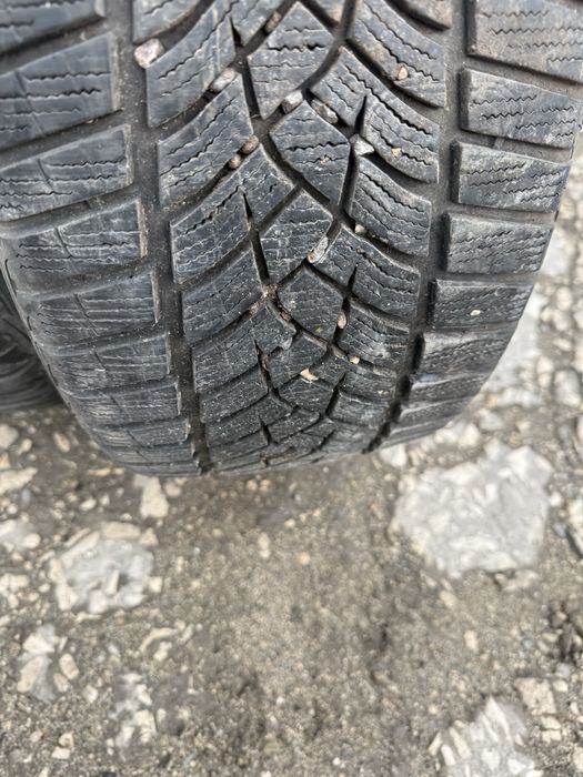 2 броя зимни гуми Goodyear 235/40 R18 Dot 4618 ном 509