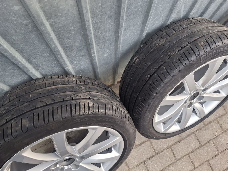 Vând jante aliaj R18 + anvelope vară
Vând set de jante aliaj echipate