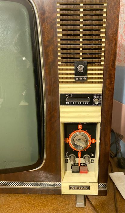 TV vechi cu lămpi Orion Onix AT1461 A