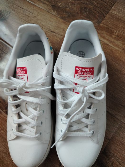 Adidasi adidas Stan Smith  originali marime 37.5 buni si la un 37