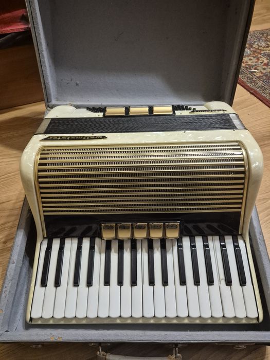 Акордеон с 80 баса