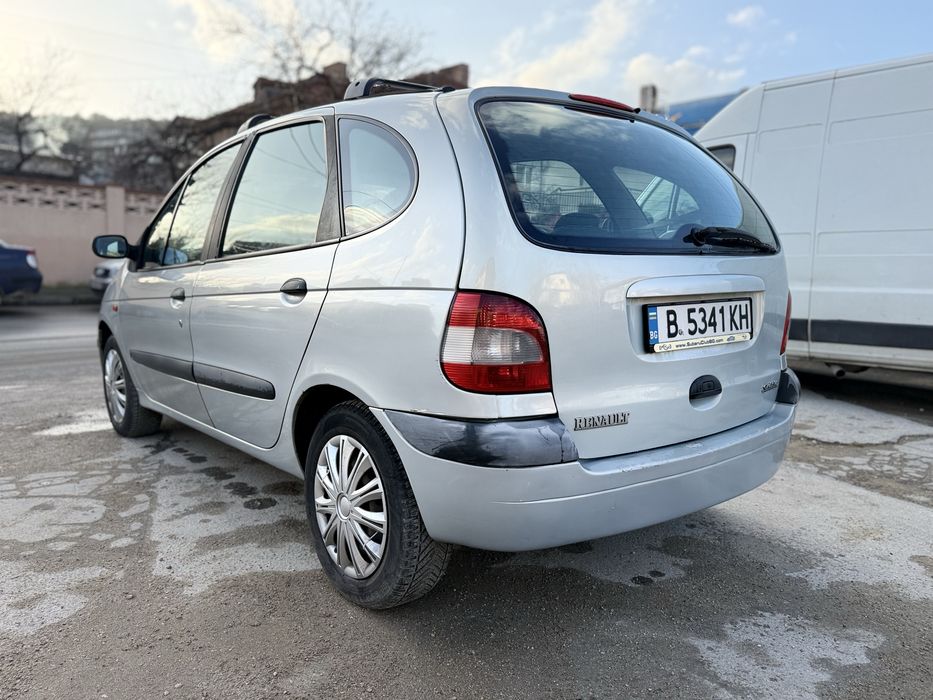 Renault Scenic 1.6 Бензин Климатик 2002г Нови гуми Всичко платено