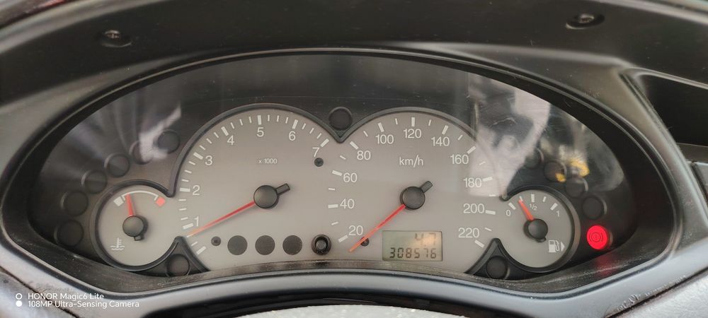 FORD Focus 2000 — imagine 2