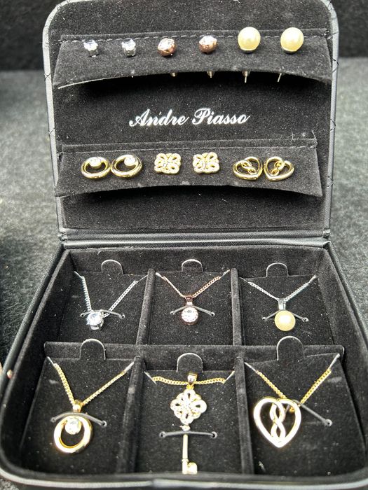 Set Bijuterii 18 BUC de la Andre Piasso