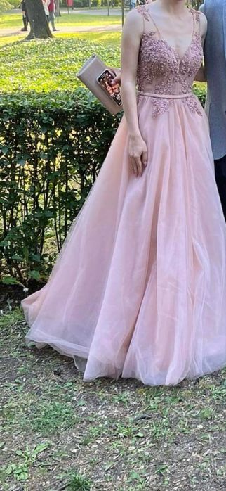 Абитуриентска рокля