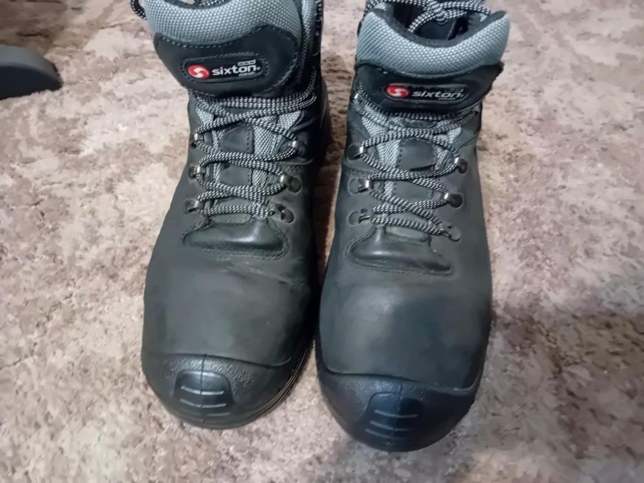 Sixton peak dynamic control-работни боти с бомбе 44 номер