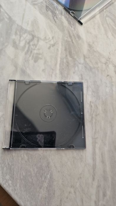 Продам футляры для дисков.