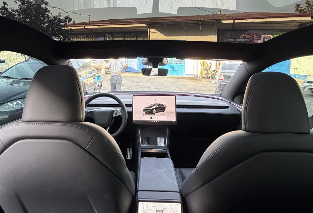 Tesla model Y (Juniper)
