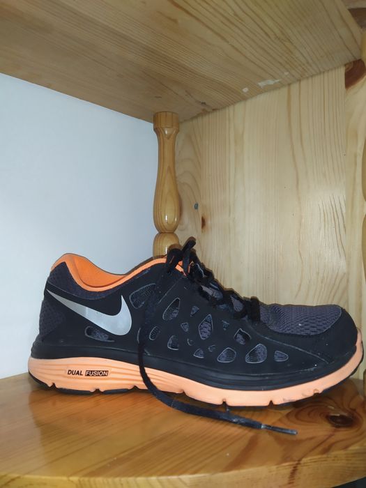 Запазени обувки Nike