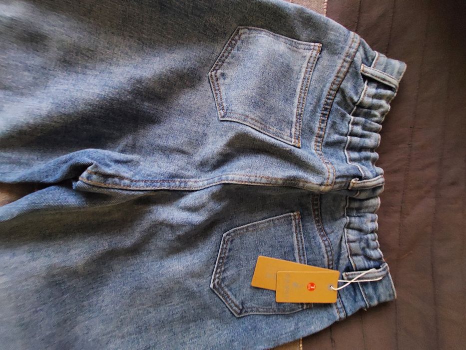 Продам джинсы новые