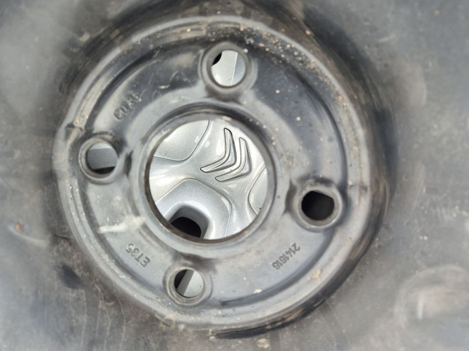 Vând jante+cauciucuri 165/65/14 M+S de Citroen,Peugeot,Toyota