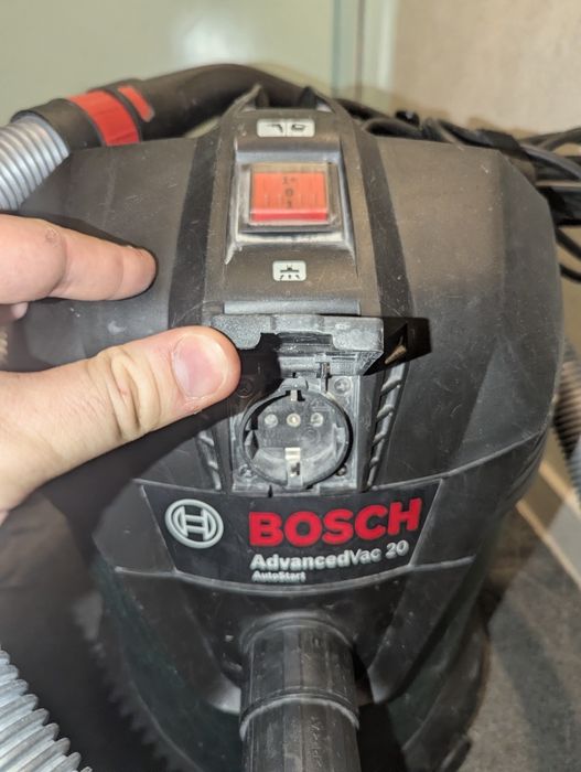 Строительный  пылесос Bosch AdvancedVac 20