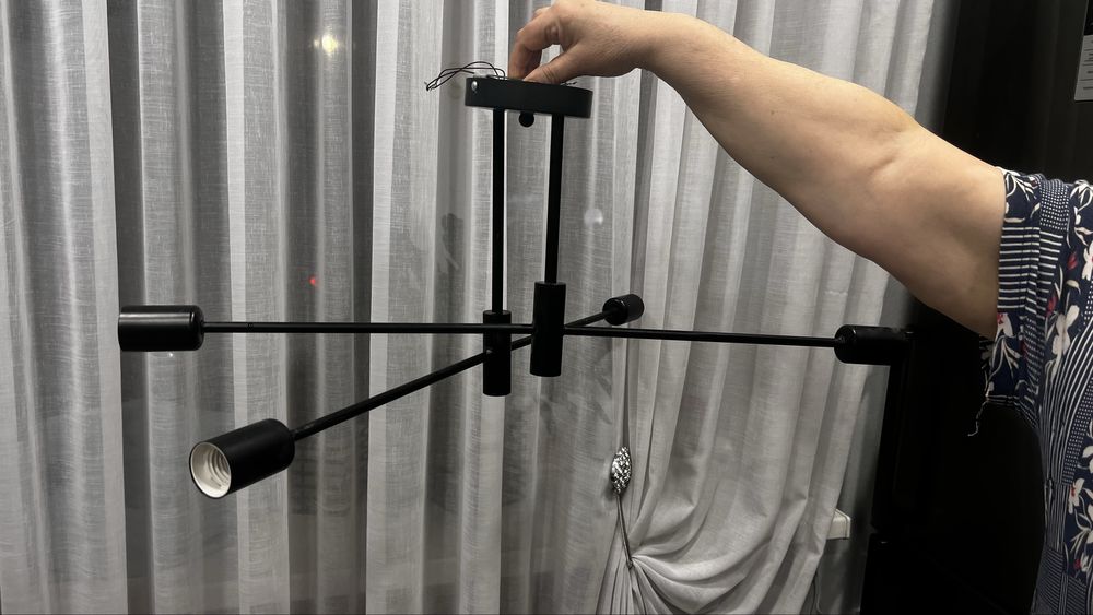 Люстра под потолок стильная