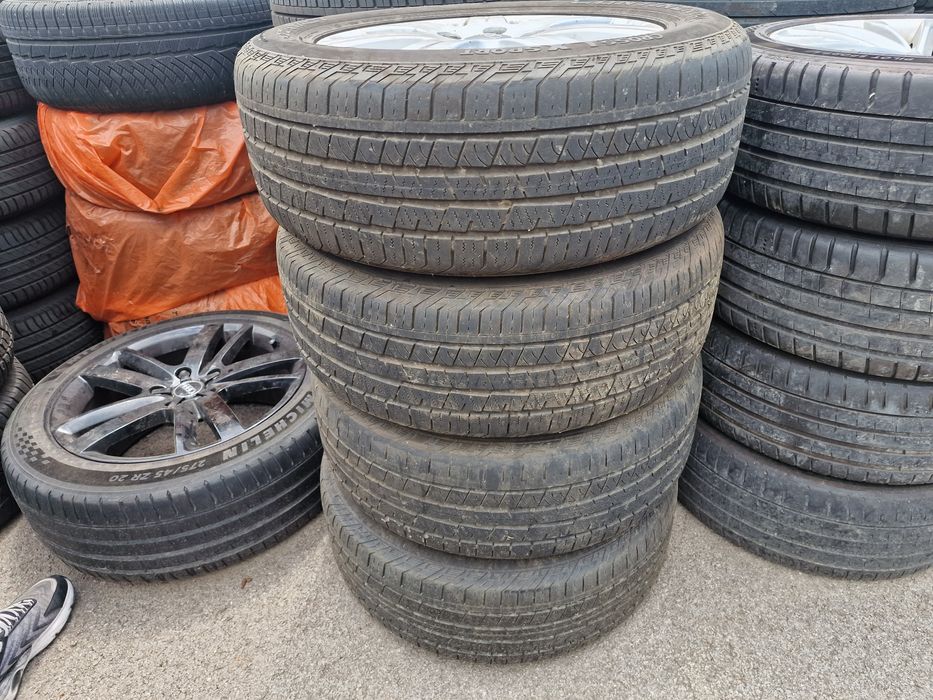 Гуми с Джанти за Audi Q7 235/60 R18 Continental