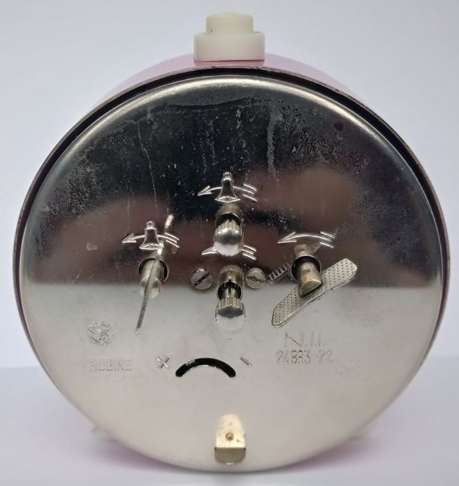 Анимиран механичен будилник