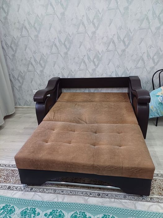 Диван 2х местный