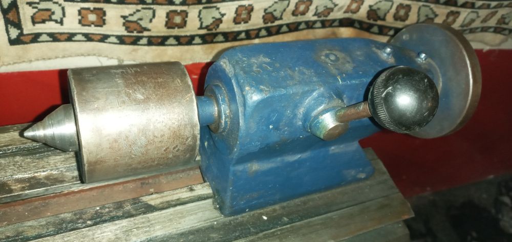 Станок токарный  по металу