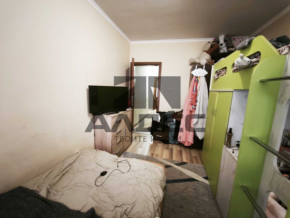 Продава се тухлен 2-стаен ап. в Разсадника до Парк Св. Петър и Павел!