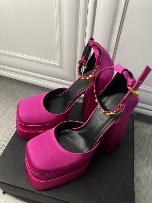 Каблуки Versace