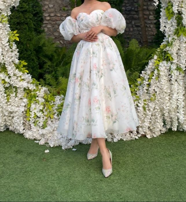 Фирменное красивая платье