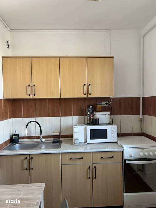 Garsonieră spațioasă cu balcon și loc de parcare în Arad