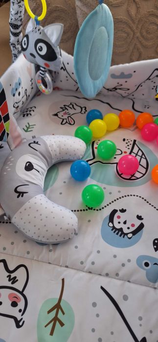 Капитониран елек за момиче. 12-18 м. Сваляща се качулка. Запазен. HM.