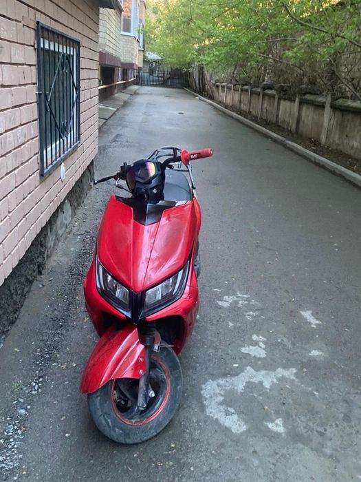 Продам скутер м8