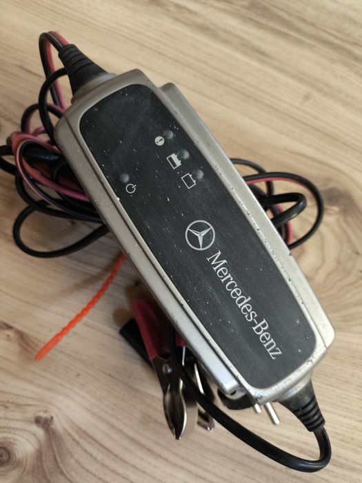 Интелигентно зарядно устройство CTEK XS 12V 3.6A Mercedec -Benz